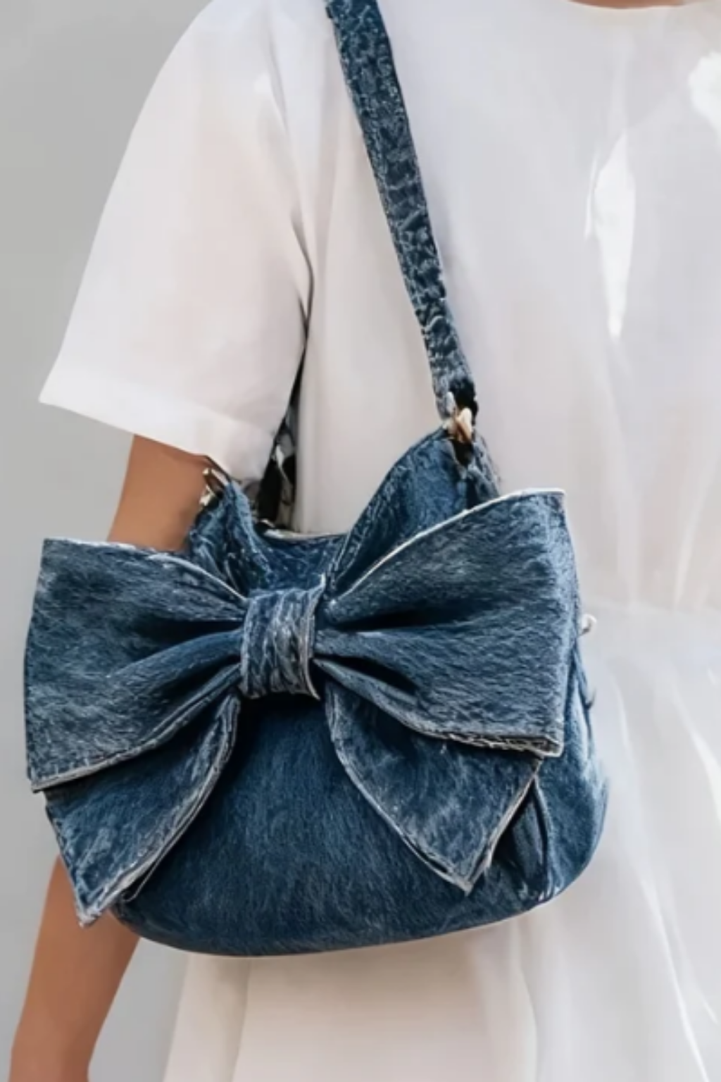 Anika - Retro Bow Bag
