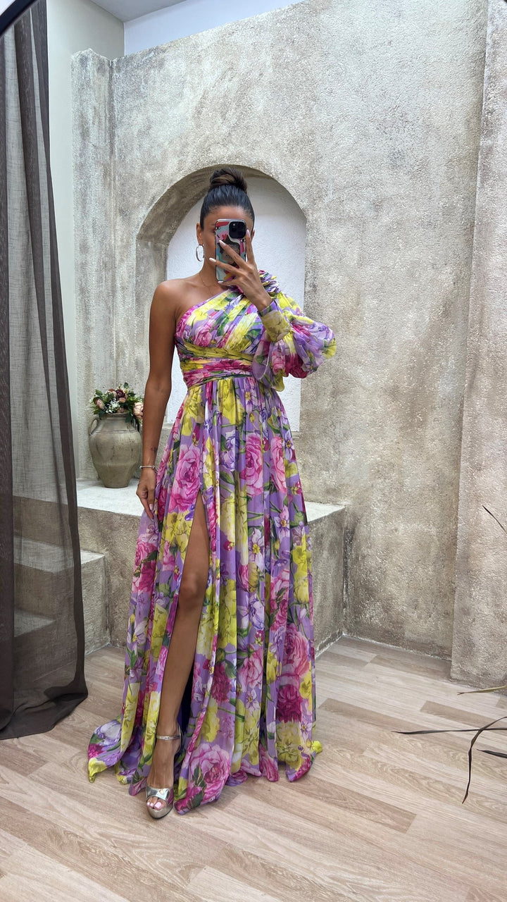 Whitney - Elegant and Flowing Dress