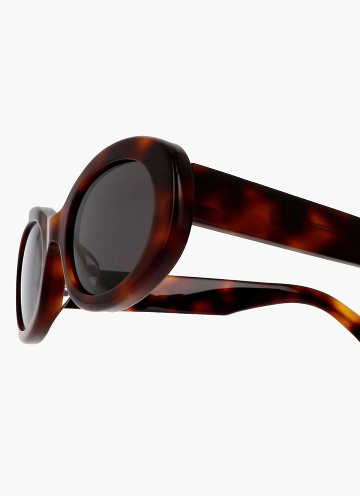 Averi - Sleek Sunglasses