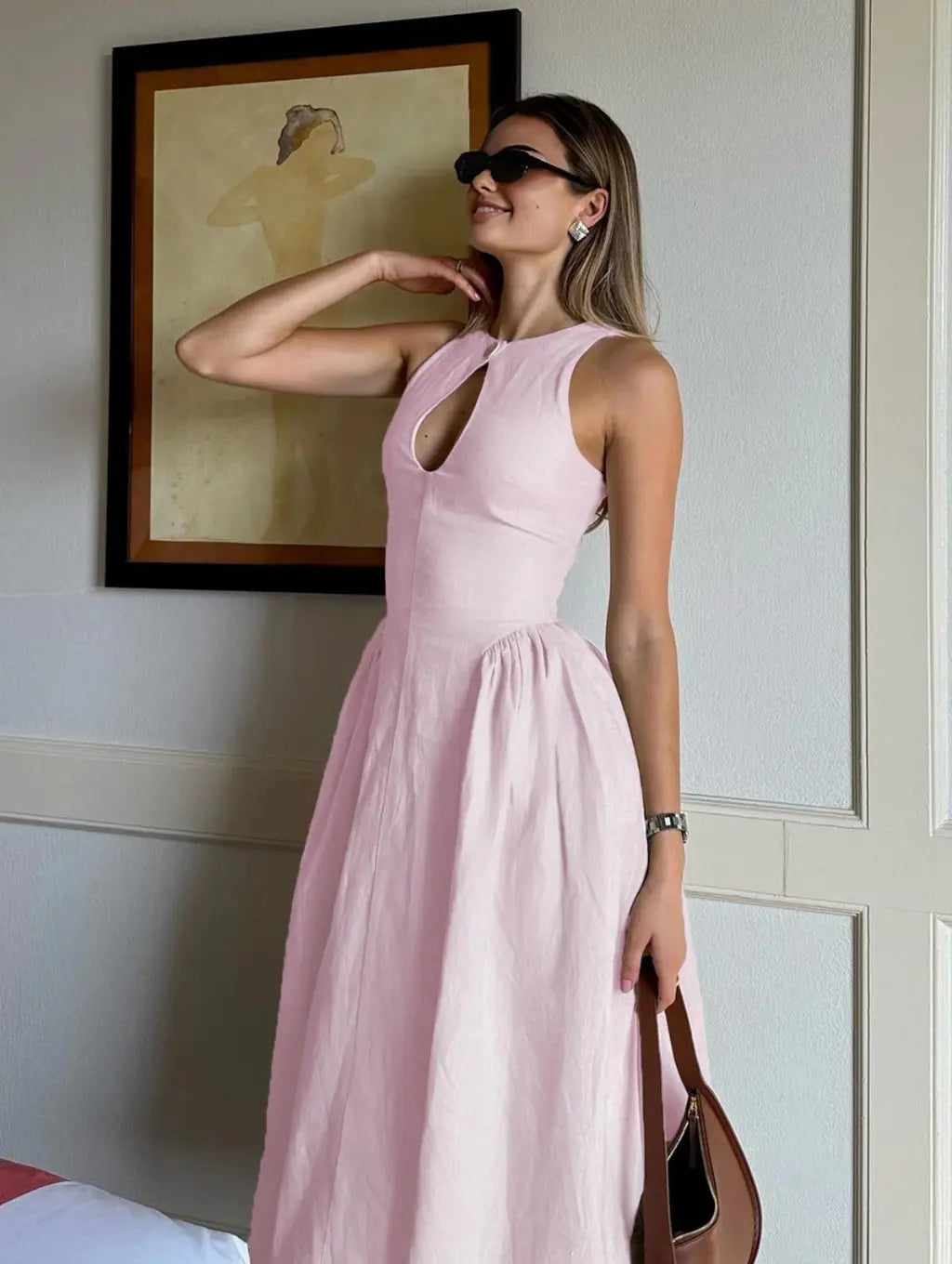 Sara - Elegant Midi Dress