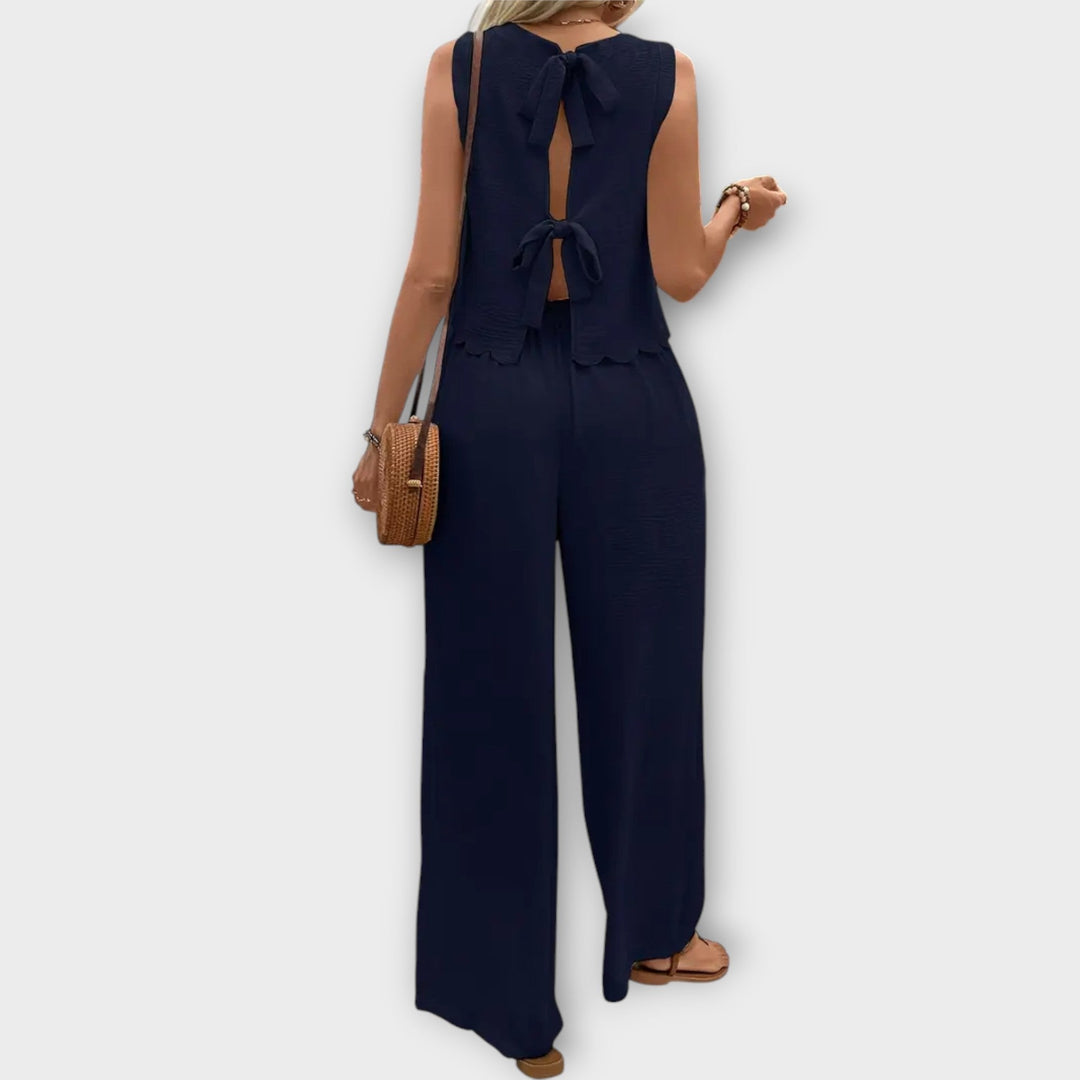 Valeria - Vest with Petals and Pants