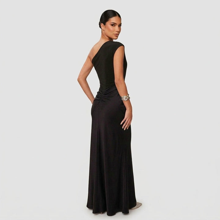Amelia - Elegant Maxi Dress